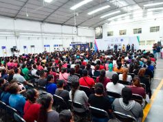 Entregan apoyos económicos a más de mil 200 estudiantes