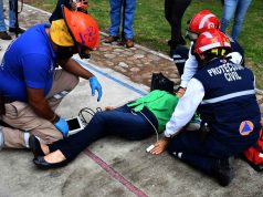 Capacitan a rescatistas en uso de desfibrilador