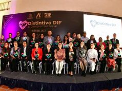 Entregan distintivo DIF al compromiso social