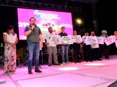 Premian buenos platillos en festival de la fresa
