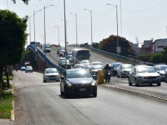 Cierran paso vehicular en puente siglo XXI
