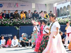 Disfrutan desfile de la Revolución Mexicana