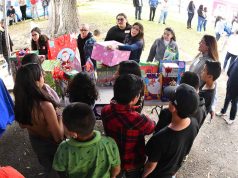 Visitan reyes magos a niñas y niños vulnerables