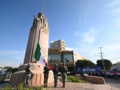Conmemoran día de la bandera en Irapuato