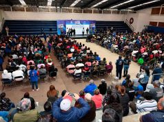 Entregan despensas a familias irapuatenses