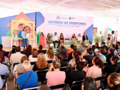 ENTREGAN ESCRITURAS DE LAS LIEBRES Y VILLAS DE SAN CAYETANO