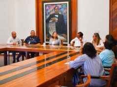 SE REÚNE LORENA ALFARO CON HABITANTES DE PEÑUELAS