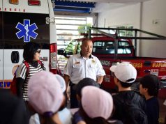 VISITAN ESTUDIANTES DE INSTITUTO JAPONÉS LA ESTACIÓN DE BOMBEROS