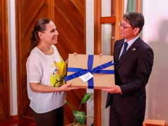 Refrenda colaboración gobierno de Irapuato con empresa Mazda