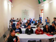 Capacitan a comerciantes en “desarrollo de habilidades para la atención al cliente”