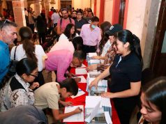 Presentan libro: La morada de los hombres