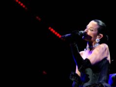 NATALIA JIMÉNEZ CONQUISTA A LAS MAMÁS DE IRAPUATO CON EMOTIVO CONCIERTO